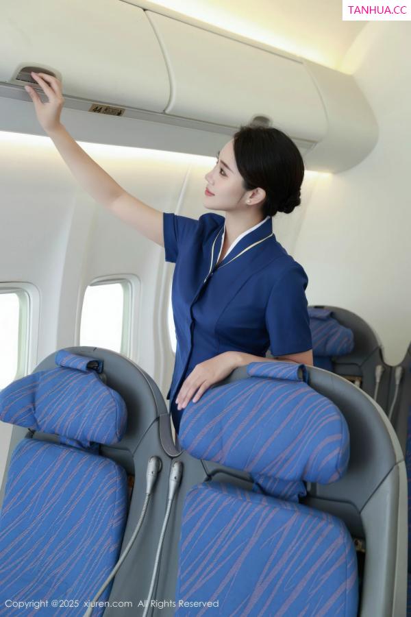   [XiuRen]高清写真图 2025.08.29 No.10708 南乔 空姐制服第21张图片